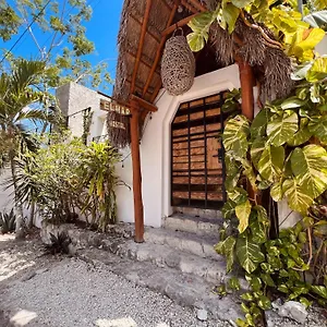 Elmar Hostel Bacalar
