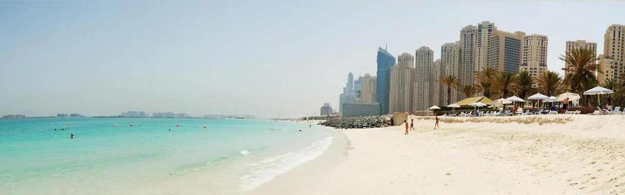 Corniche Street - Extremely Unique Room Hostel