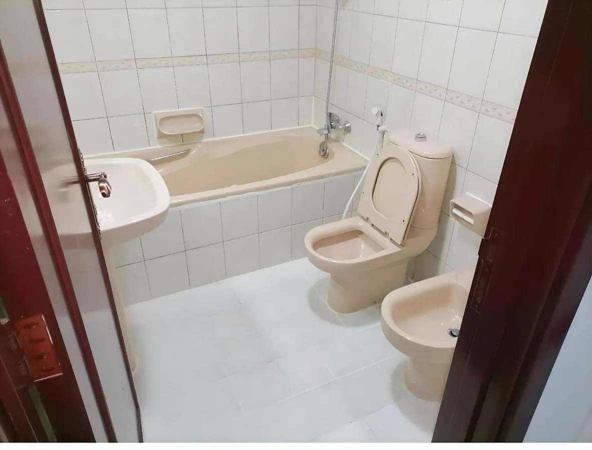 Hostel Corniche Street - Extremely Unique Room